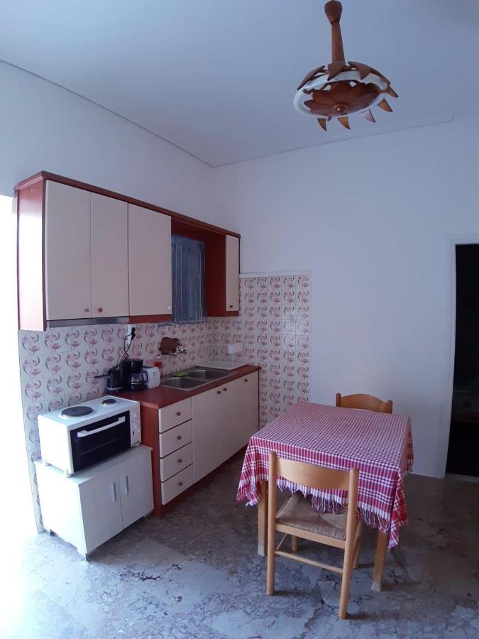 Traditional House Alepis In Areopolis Exterior photo