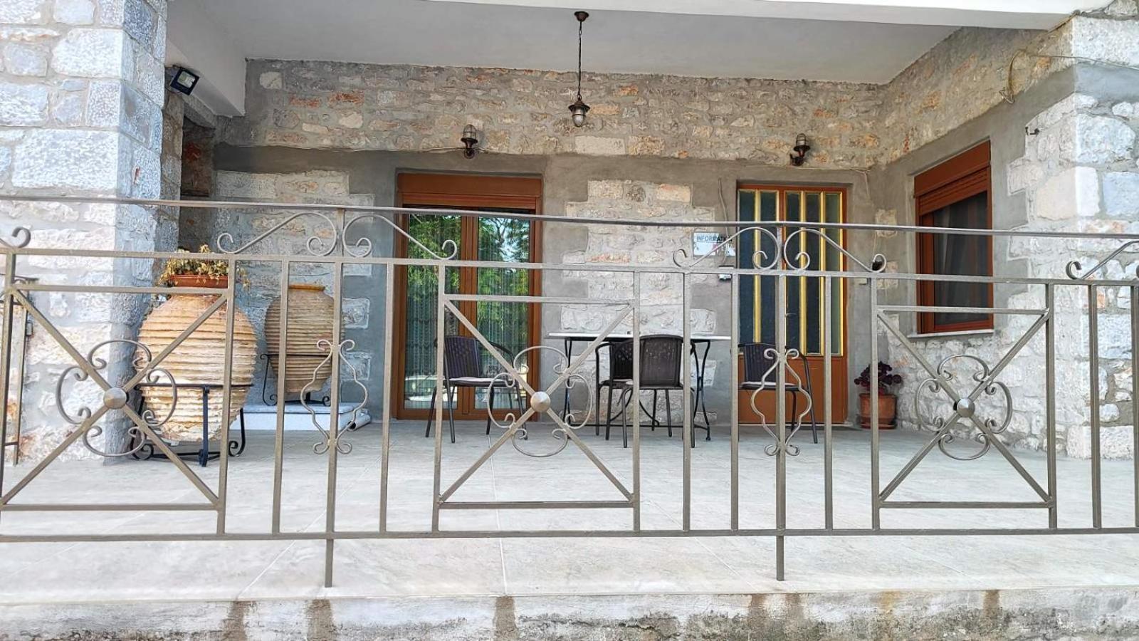 Traditional House Alepis In Areopolis Exterior photo